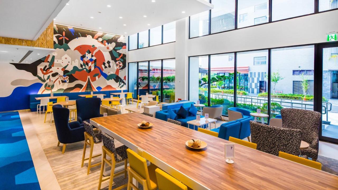 Holiday Inn Express Taichung Fengchia By Ihg Exterior photo