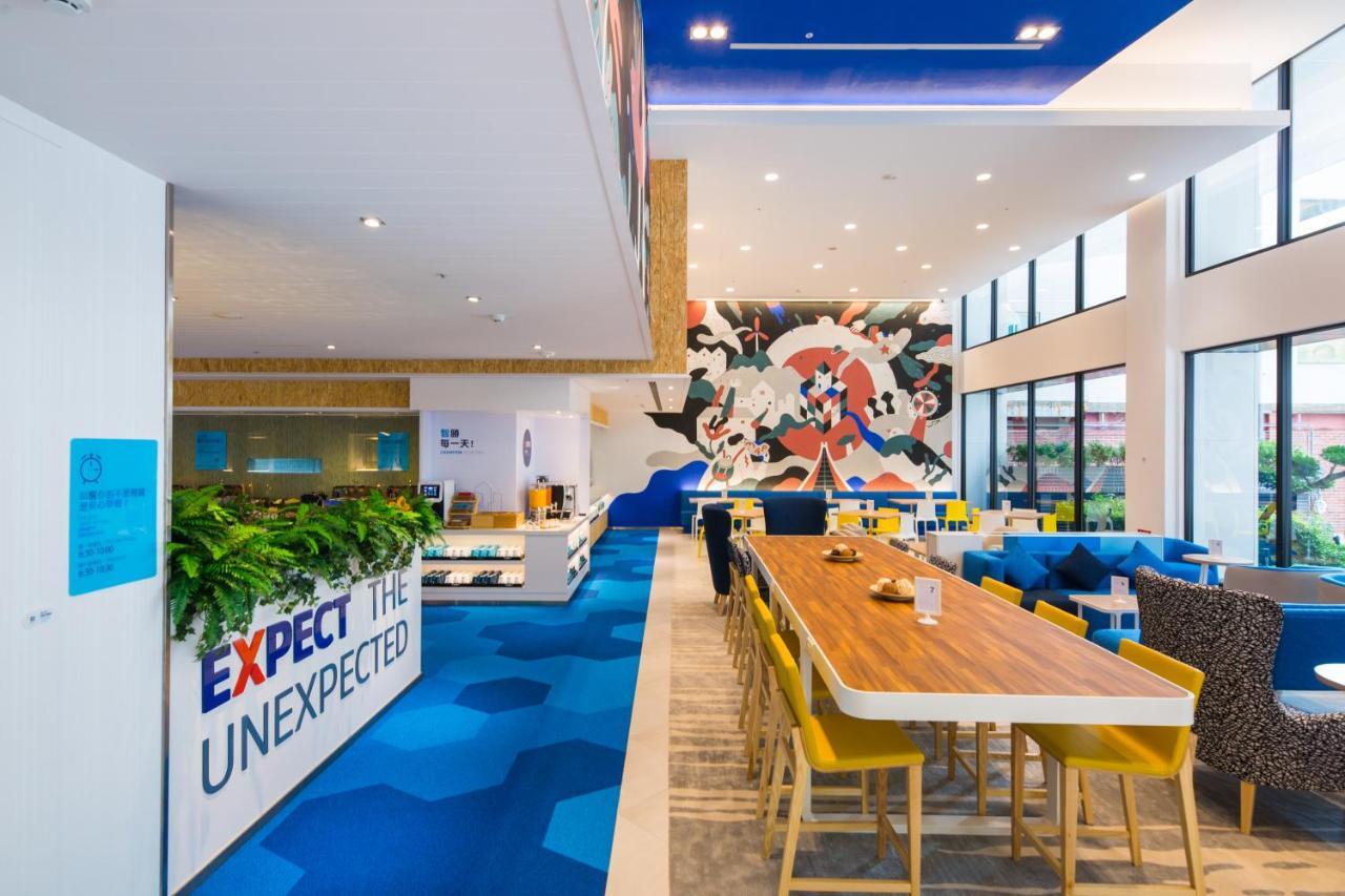 Holiday Inn Express Taichung Fengchia By Ihg Exterior photo