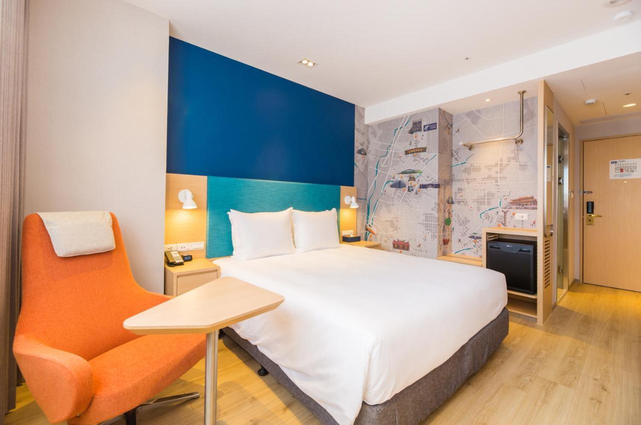 Holiday Inn Express Taichung Fengchia By Ihg Exterior photo