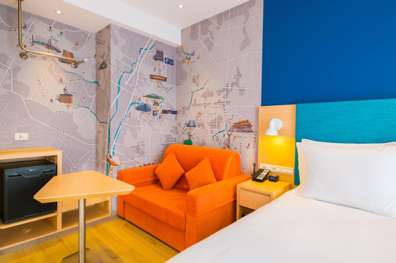 Holiday Inn Express Taichung Fengchia By Ihg Exterior photo